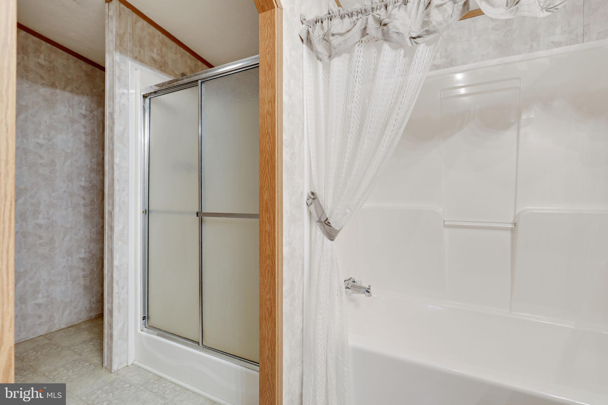 MAYBELLE MANOR - Residential