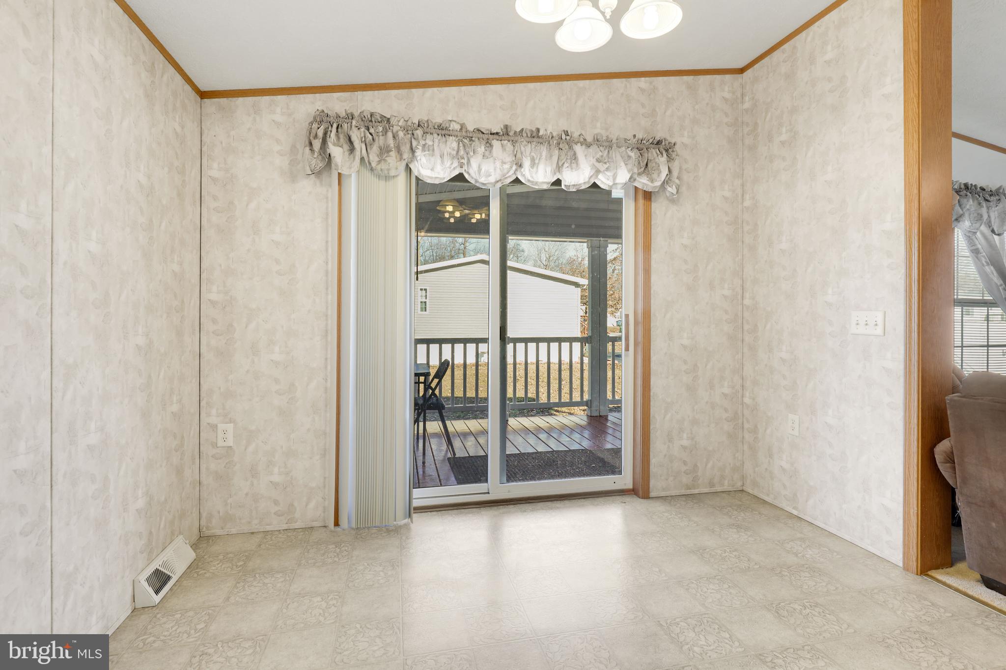 MAYBELLE MANOR - Residential