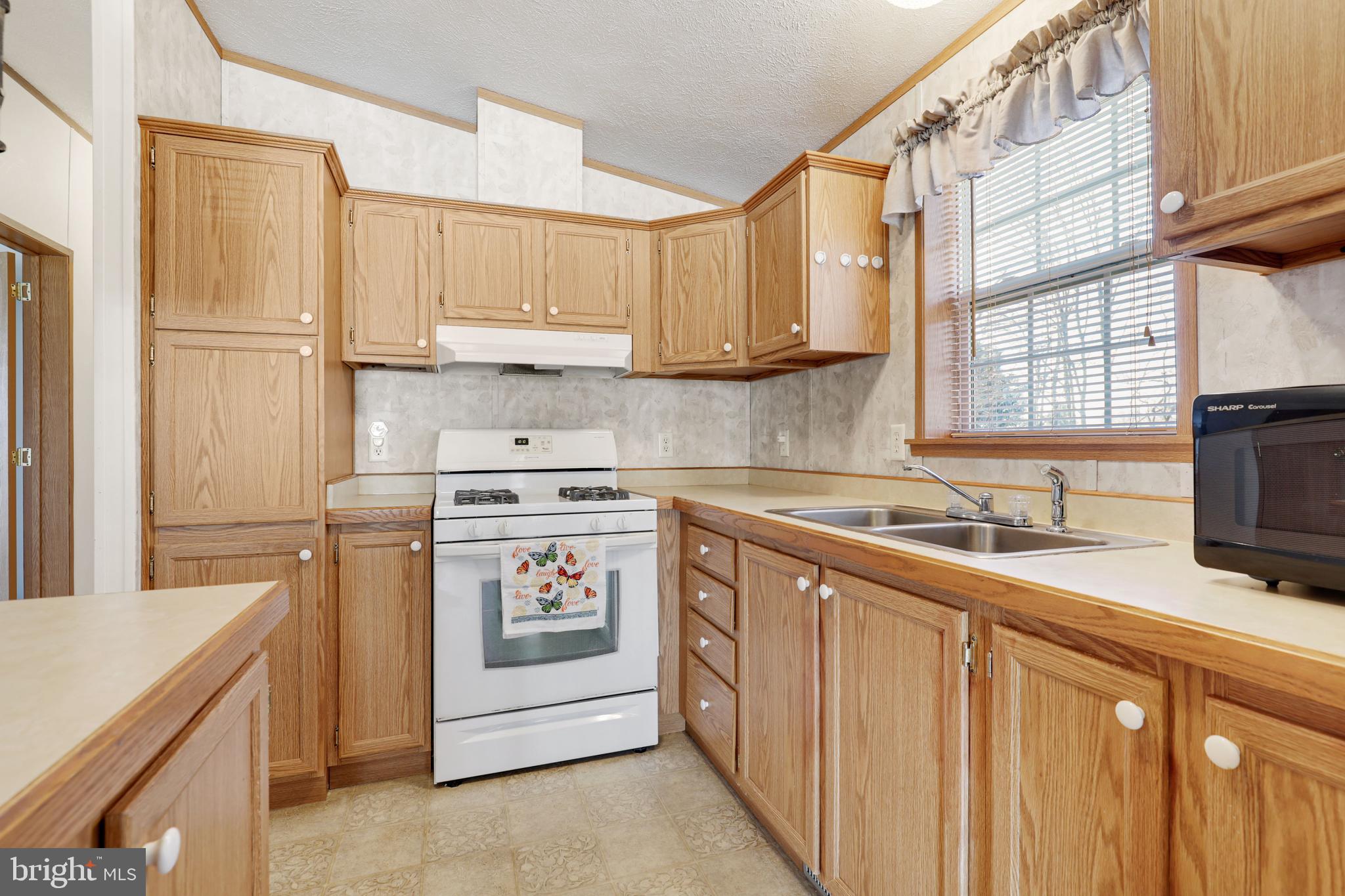 MAYBELLE MANOR - Residential