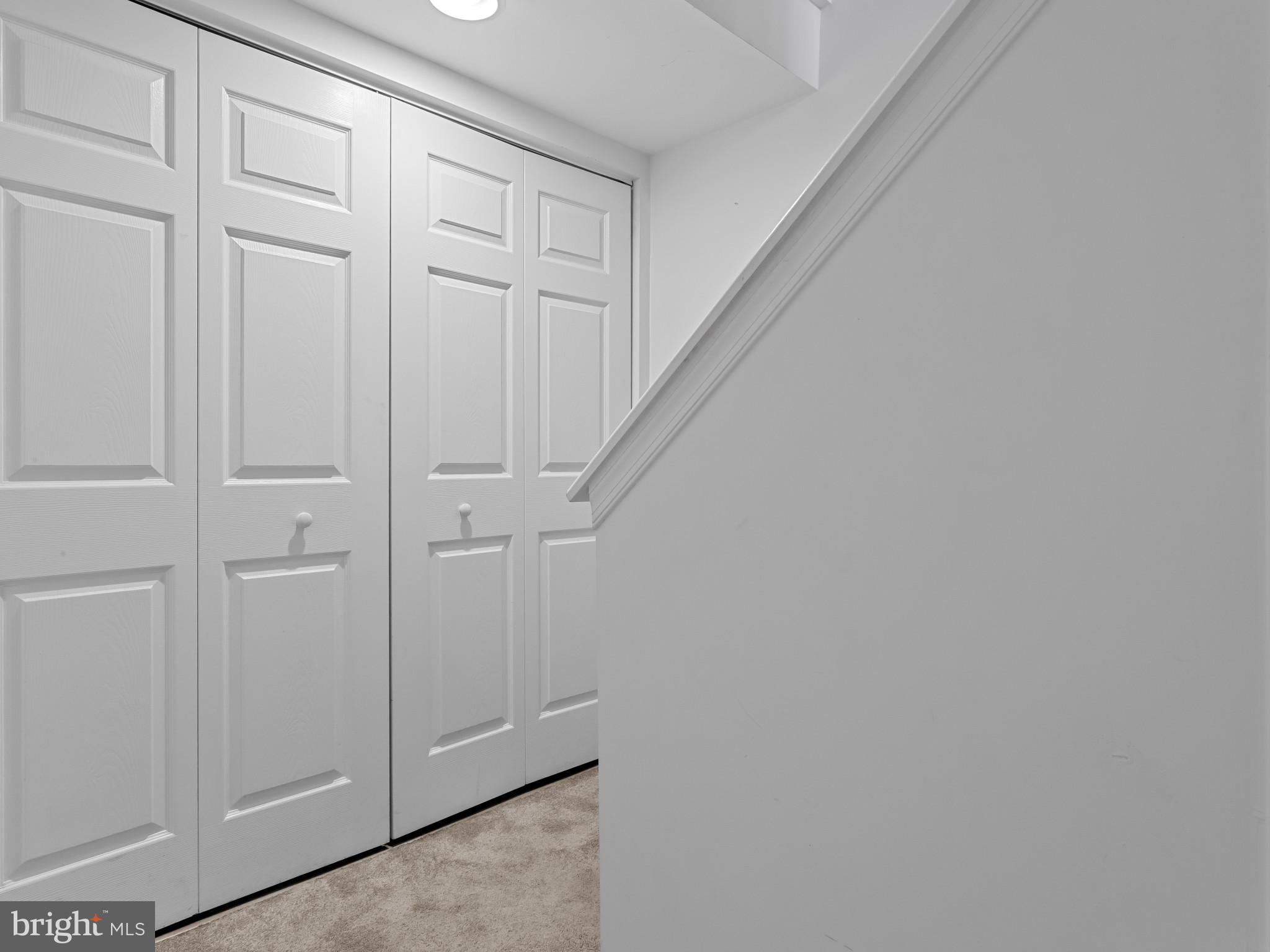 CROMWELL FOUNTAIN - Residential