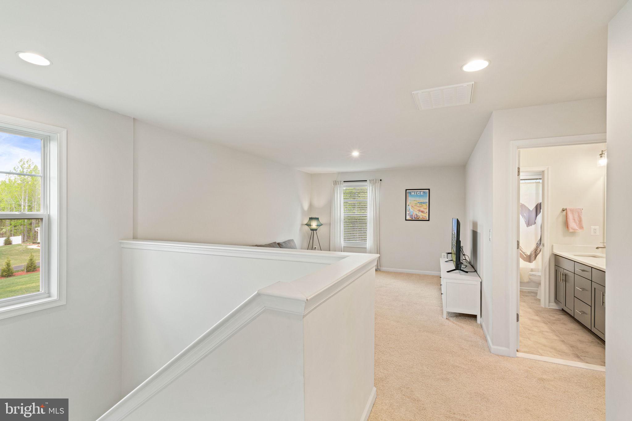 LIBERTY HALL - Residential