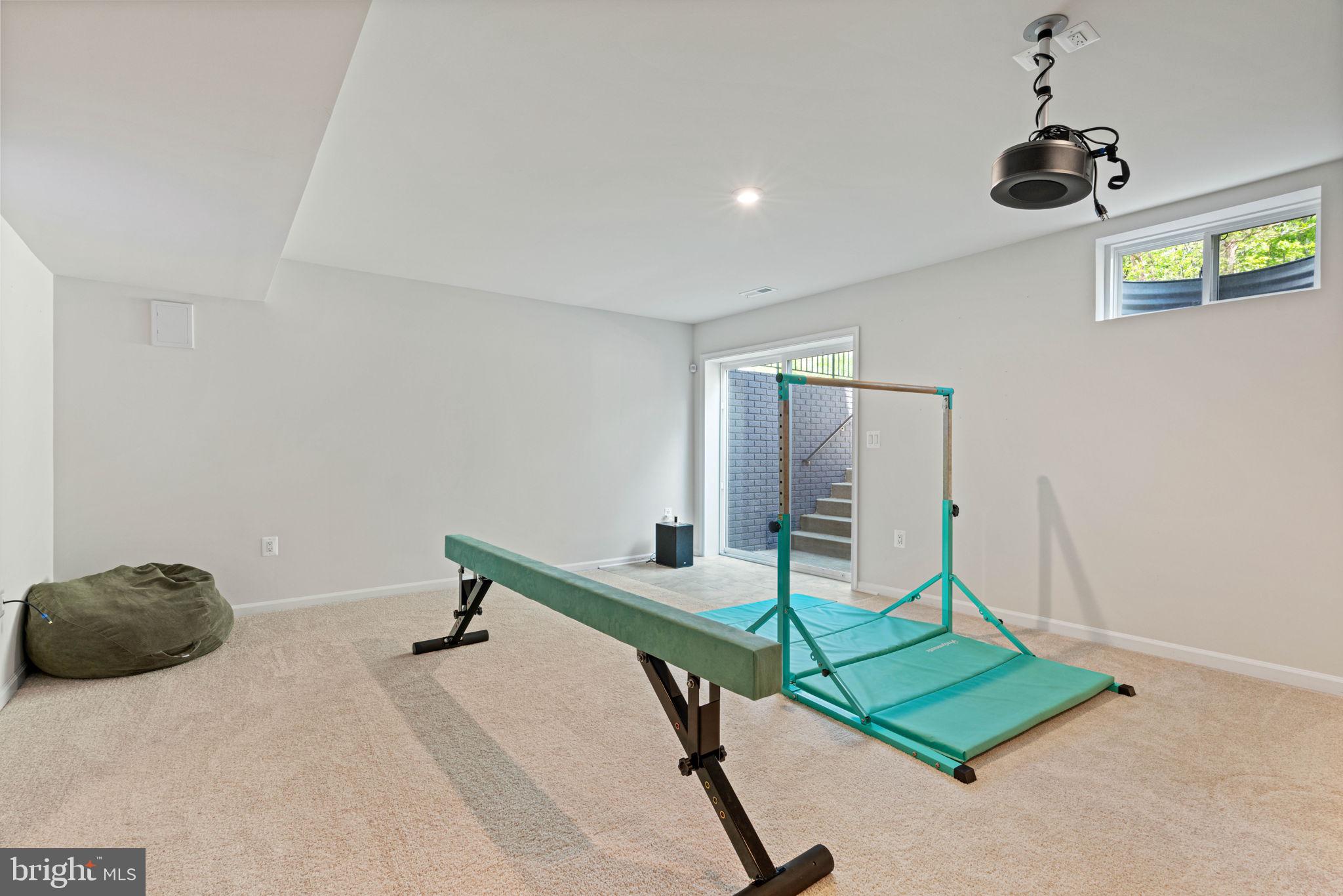 LIBERTY HALL - Residential