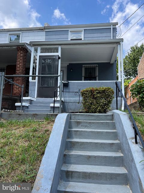 Photo of 808 Division Avenue Ave NE, WASHINGTON, DC 20019 (MLS # DCDC2223666) Photo of 808 Division Avenue Ave NE, WASHINGTON, DC 20019 (MLS # DCDC2223666)