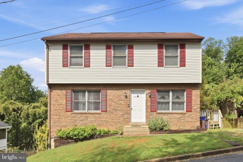 Photo of 11 W E Street, BRUNSWICK, MD 21716 (MLS # MDFR2089608)