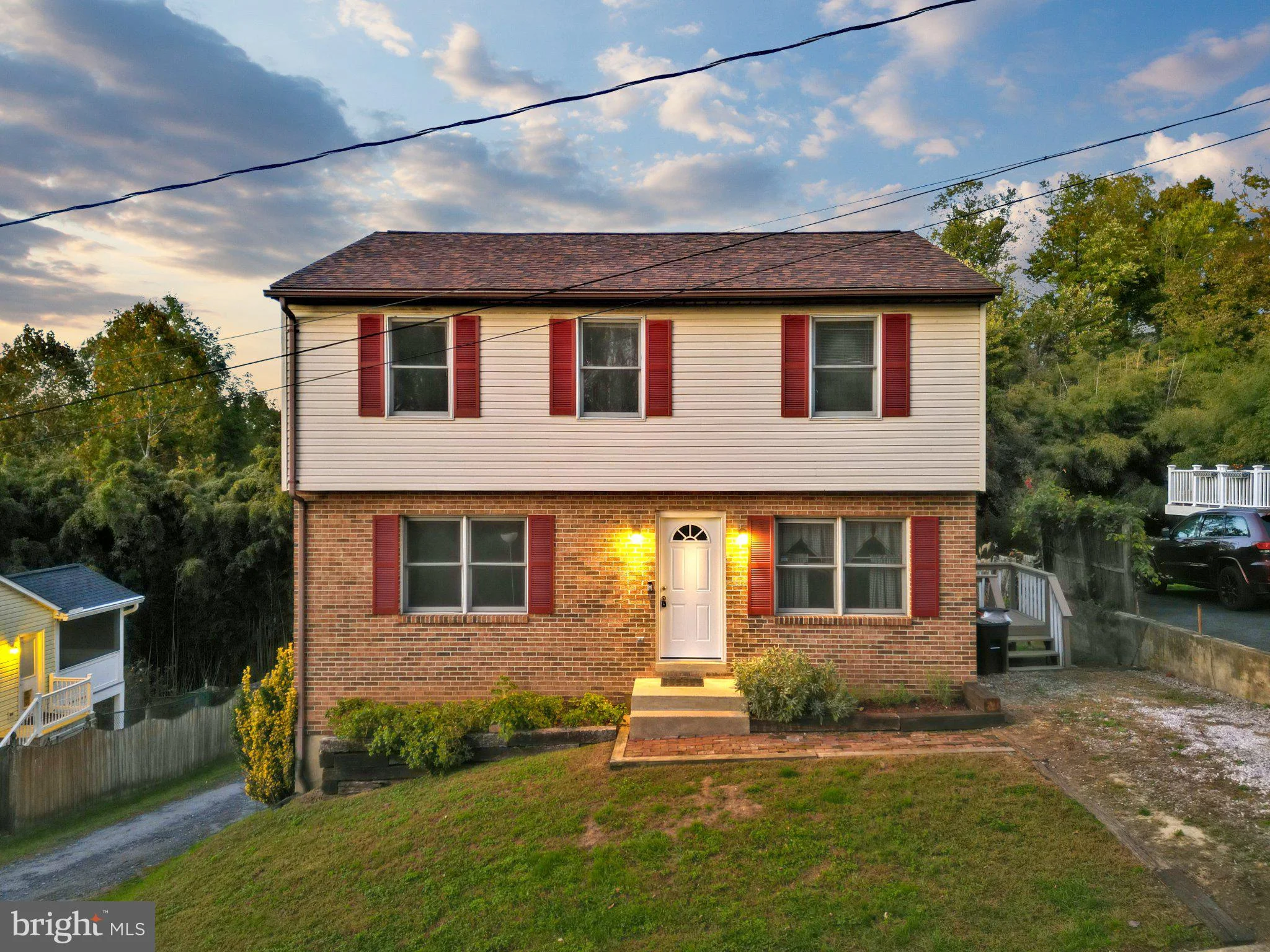 11 W E Street