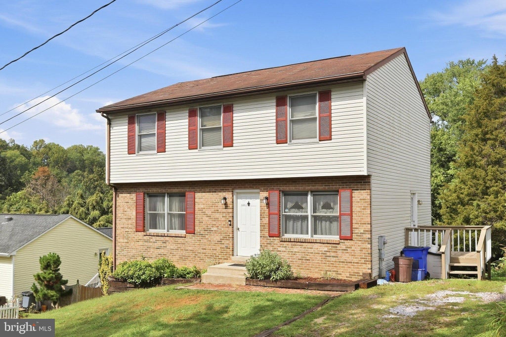 Photo of 11 W E Street, BRUNSWICK, MD 21716 (MLS # MDFR2089608)