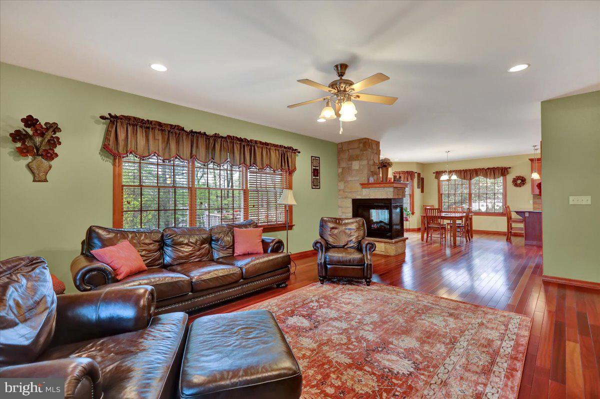 RIDGEVIEW - Residential