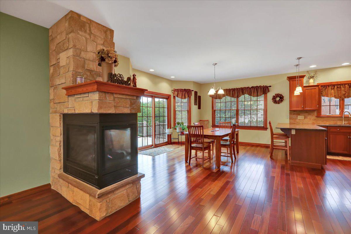 RIDGEVIEW - Residential