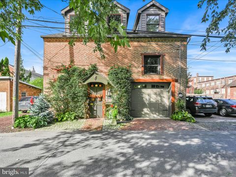 Photo of 114 W Hazel Avenue, MARIETTA, PA 17547 (MLS # PALA2066140)