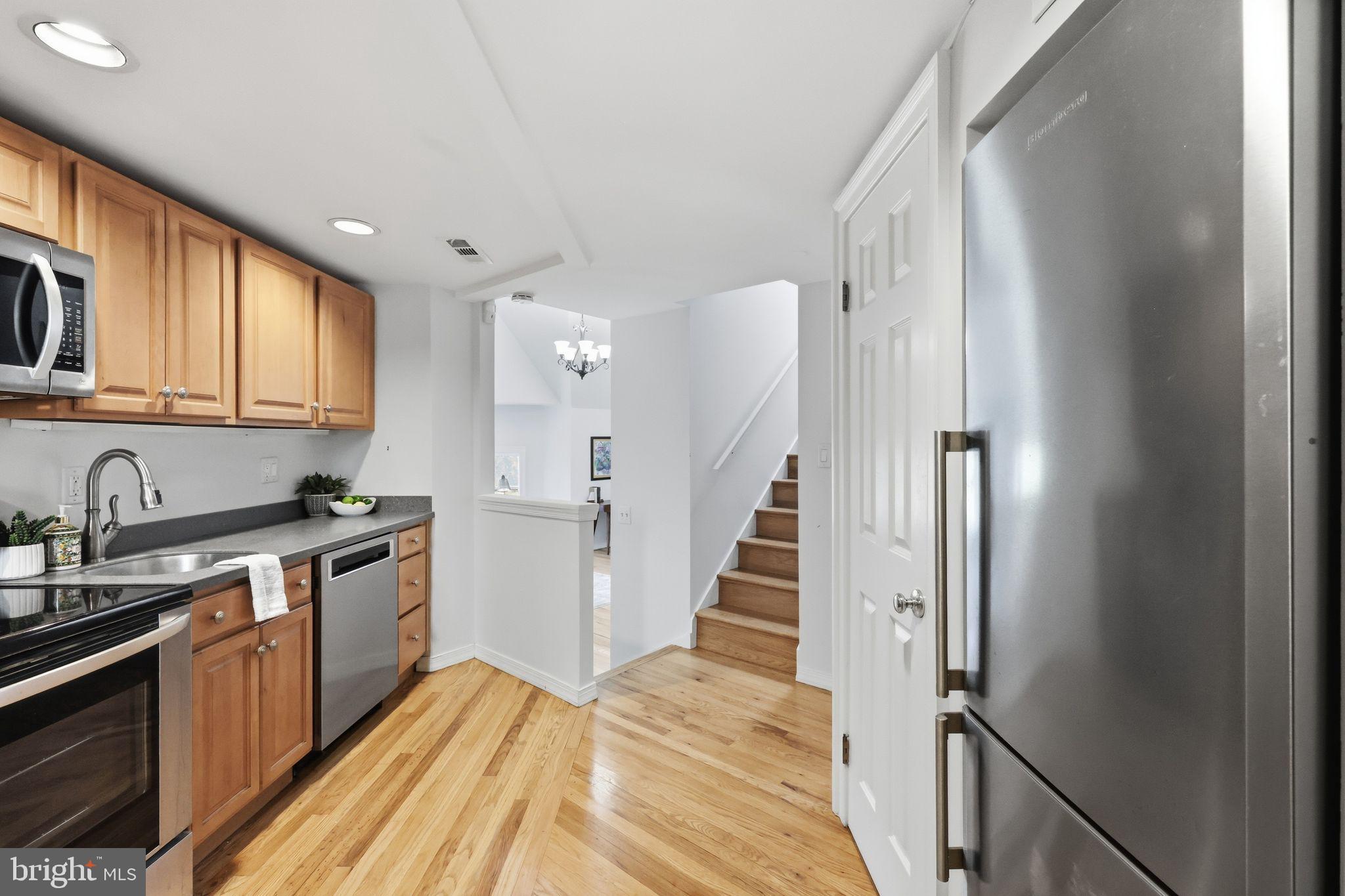 350 9TH STREET SE 25