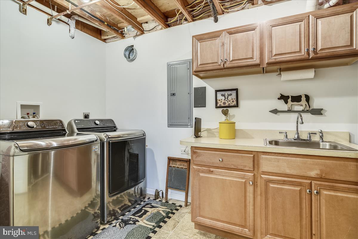 LAKE BRADDOCK - Residential