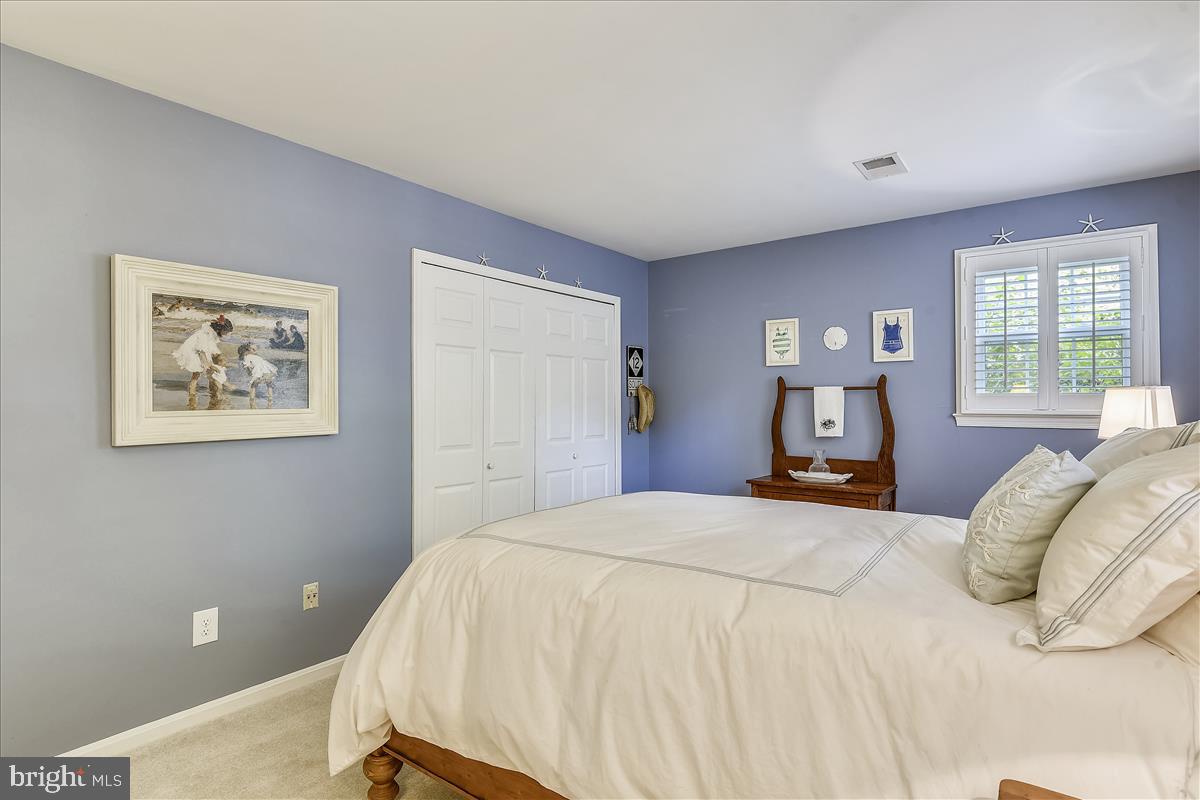 LAKE BRADDOCK - Residential