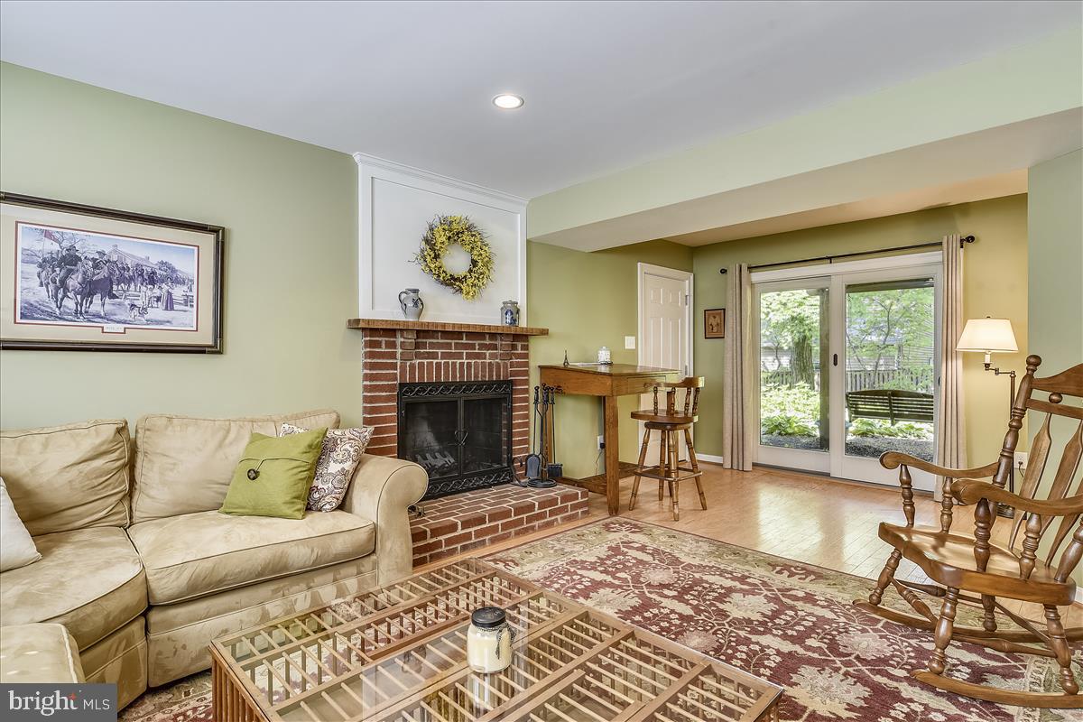 LAKE BRADDOCK - Residential