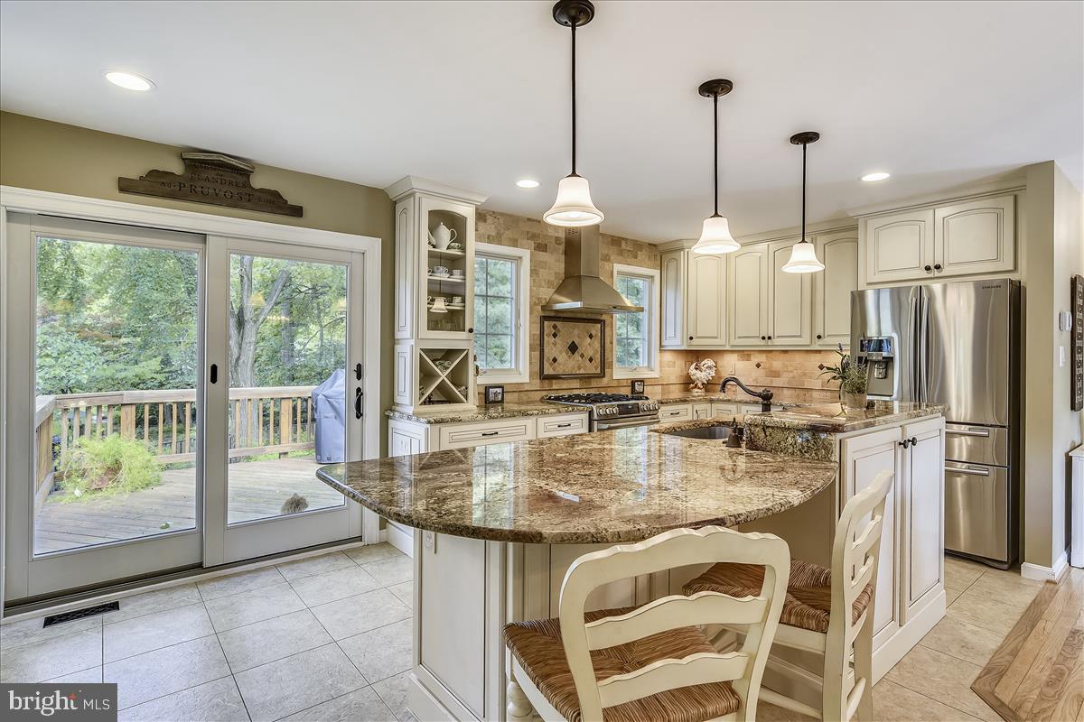 LAKE BRADDOCK - Residential