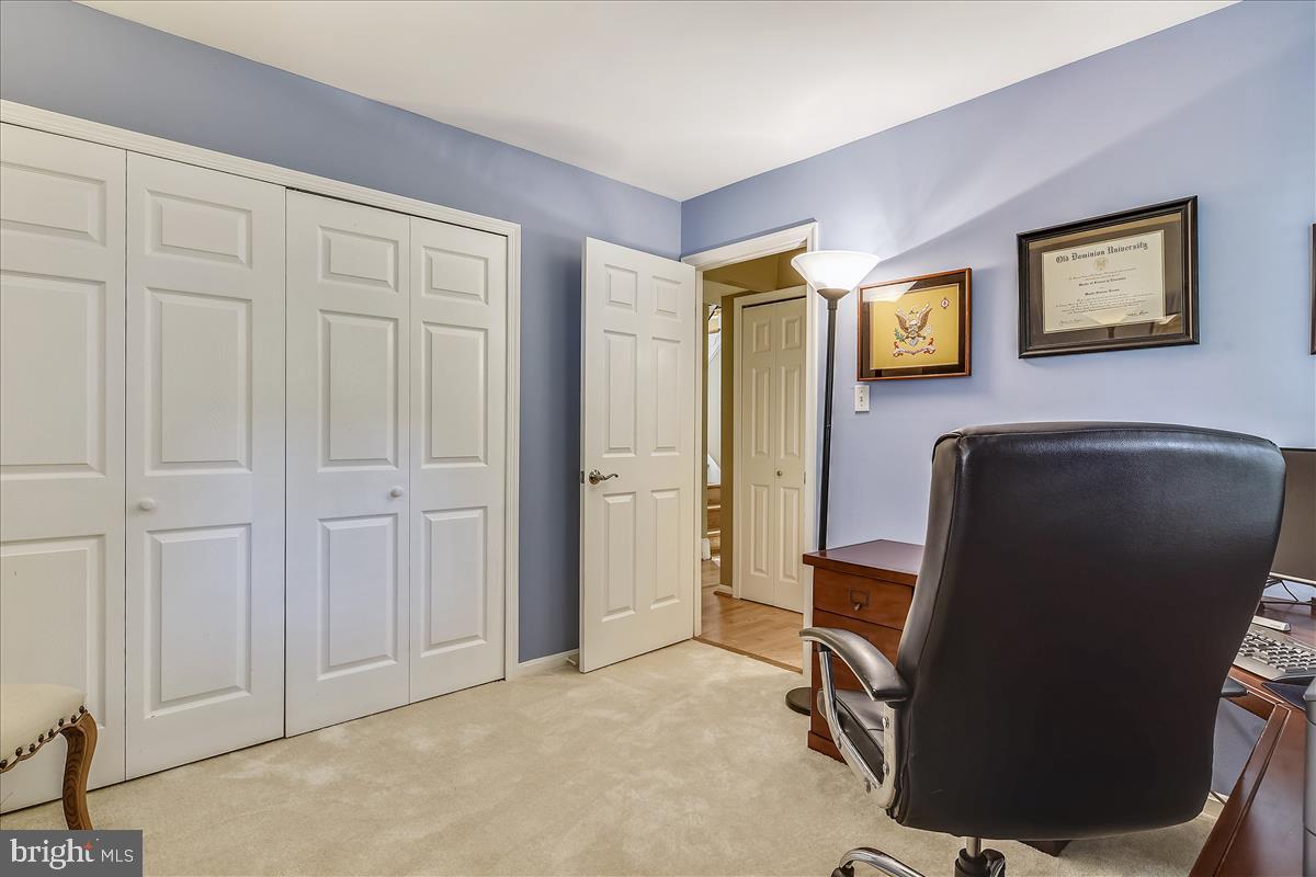 LAKE BRADDOCK - Residential