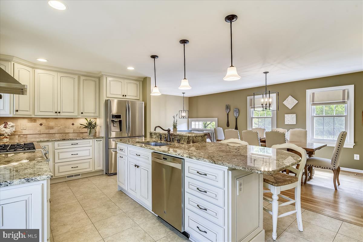 LAKE BRADDOCK - Residential