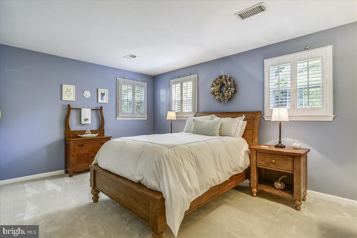 LAKE BRADDOCK - Residential