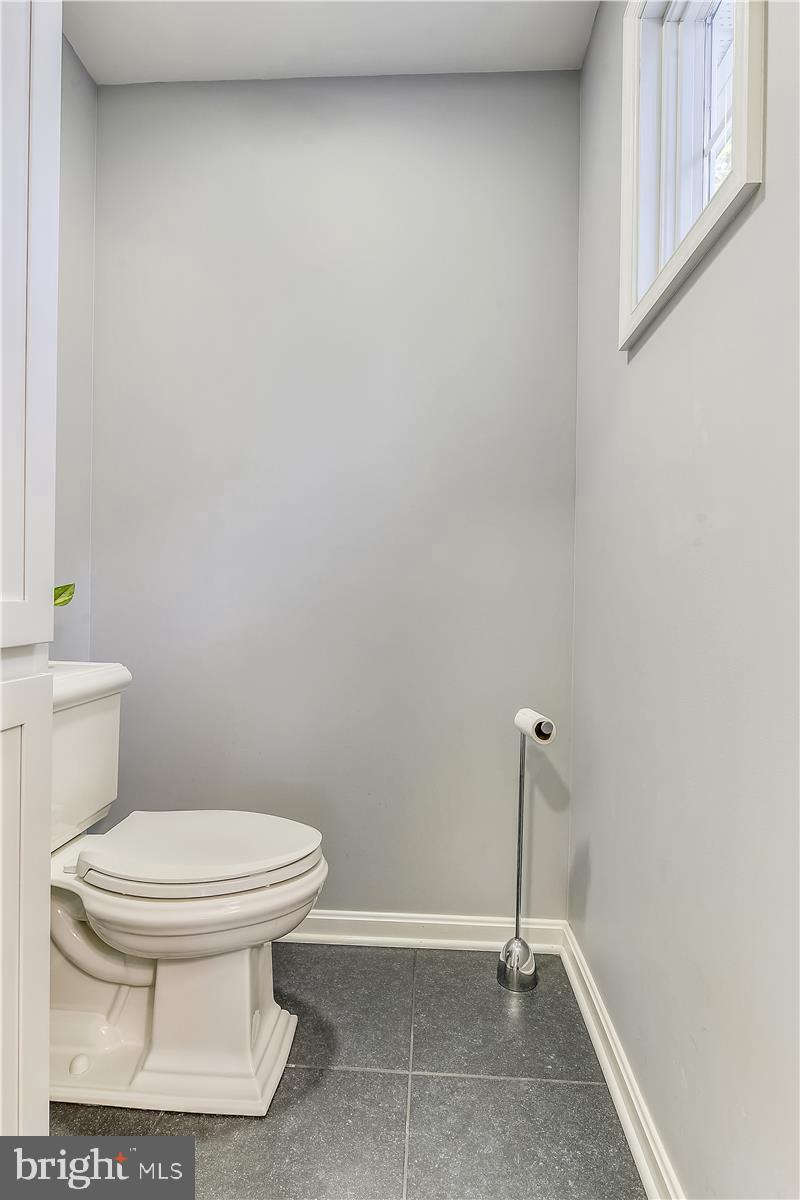 LAKE BRADDOCK - Residential