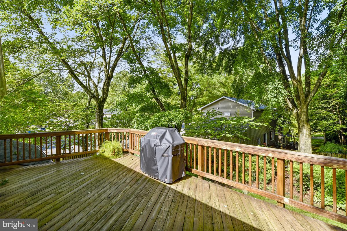 LAKE BRADDOCK - Residential