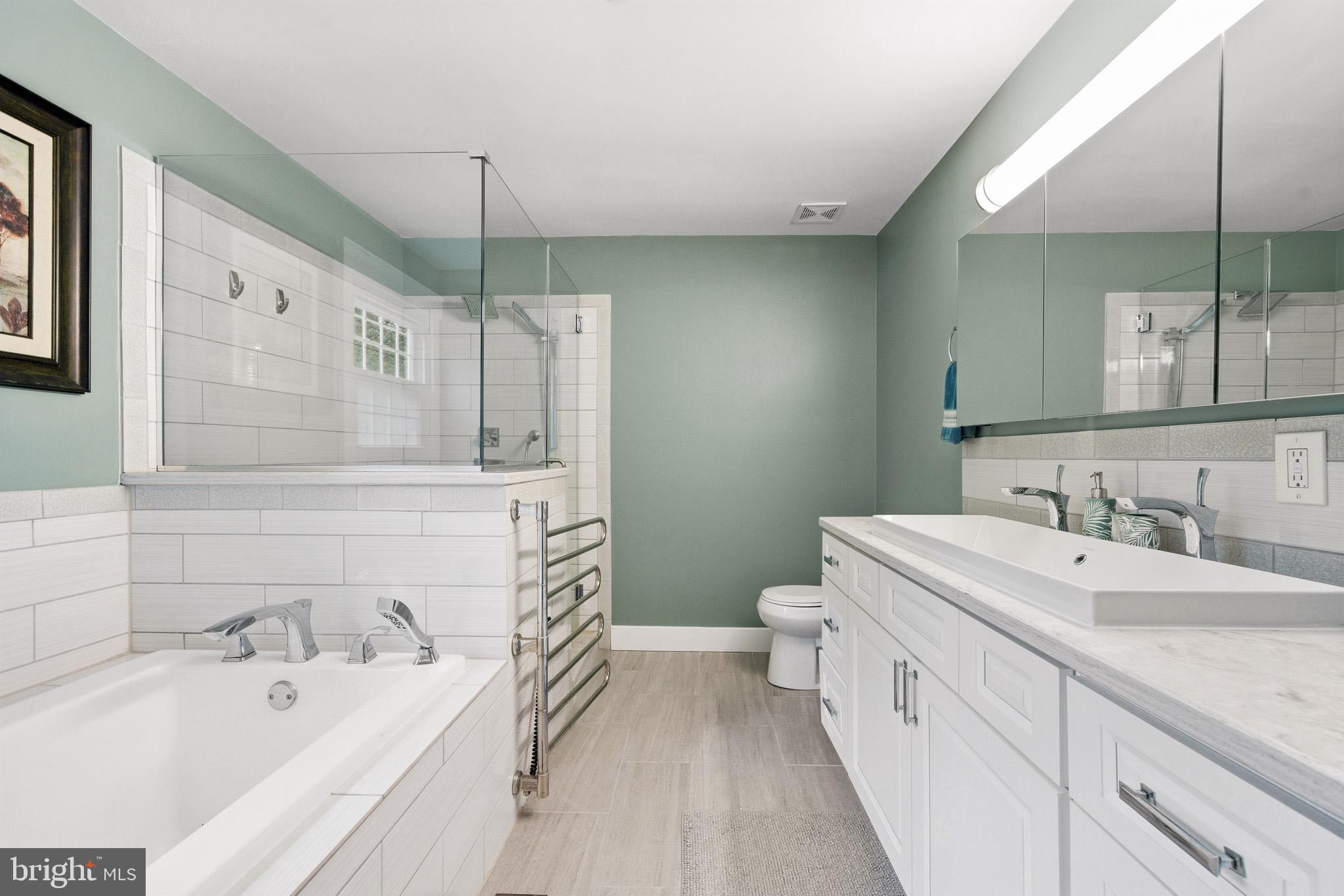 BAY COUNTRY - Residential