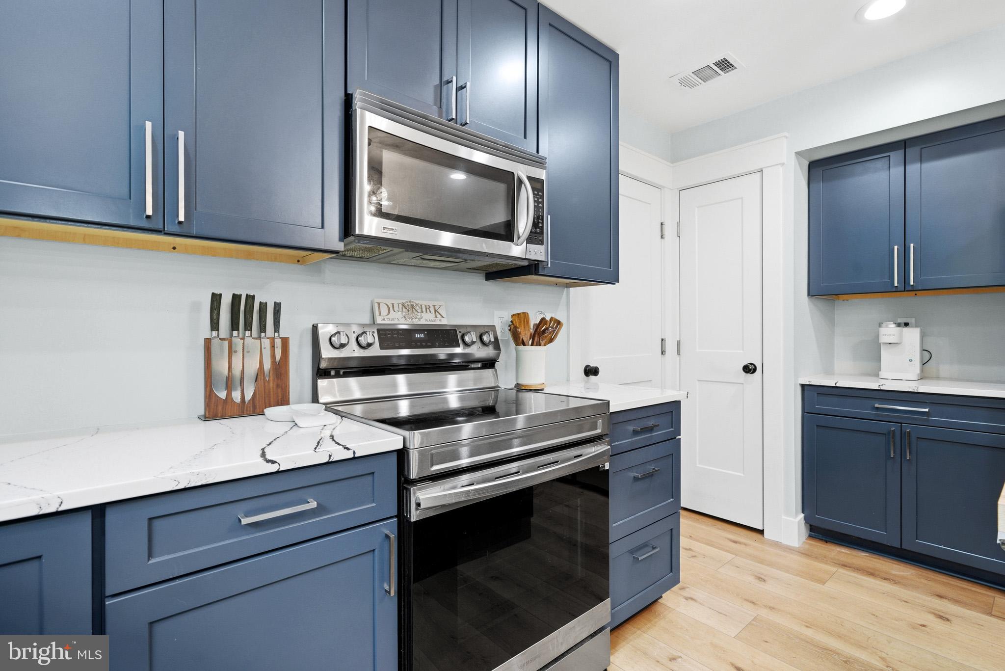 BAY COUNTRY - Residential