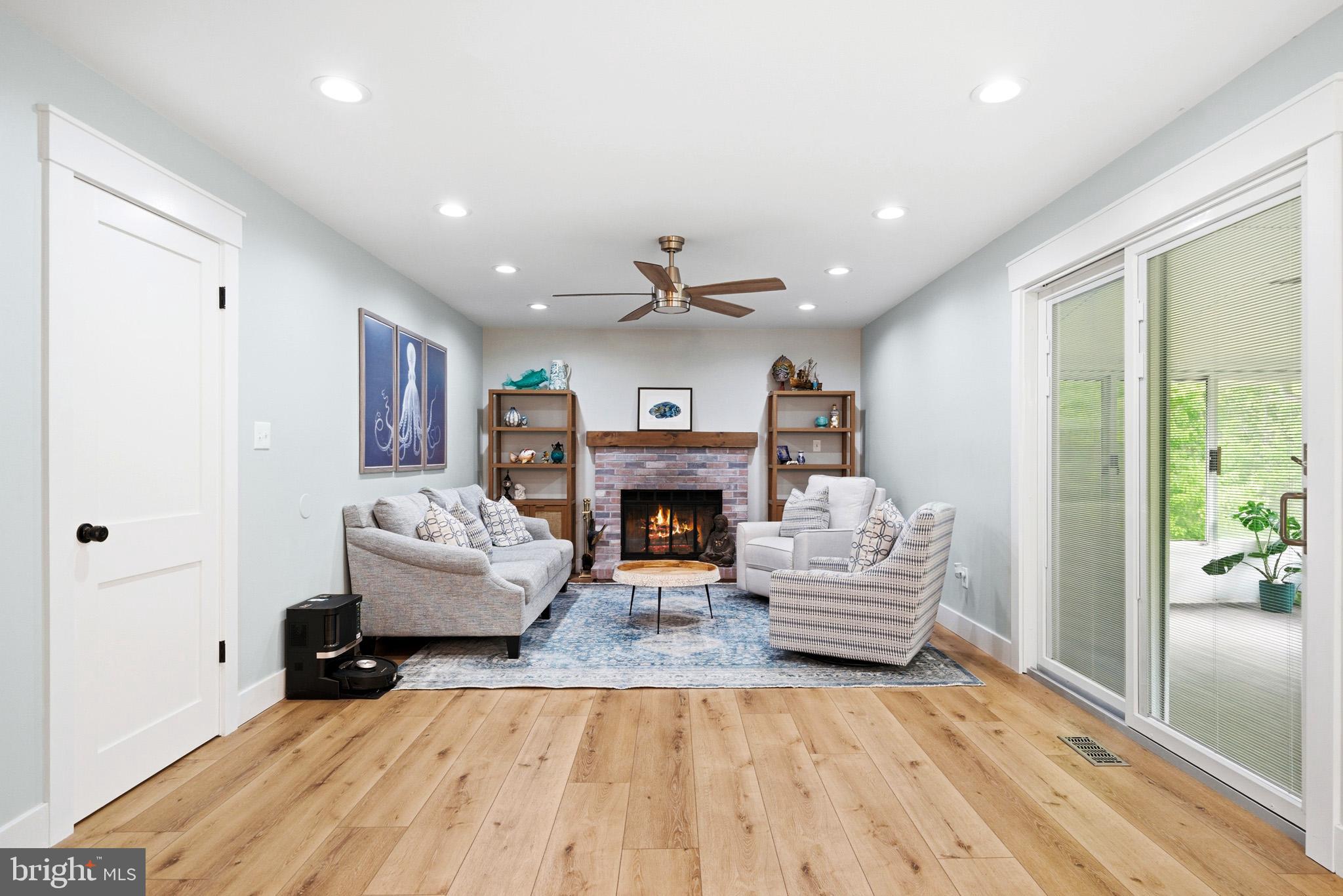 BAY COUNTRY - Residential