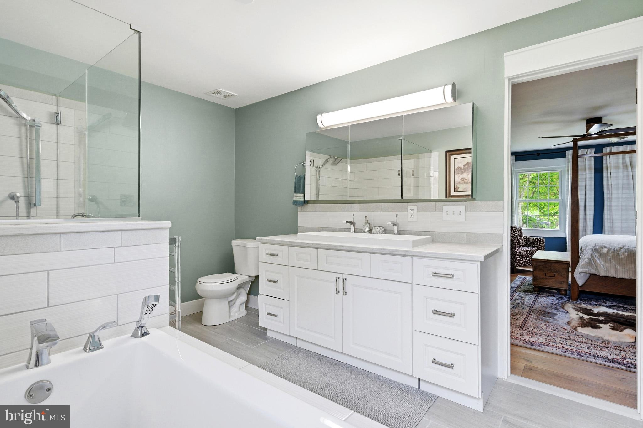 BAY COUNTRY - Residential