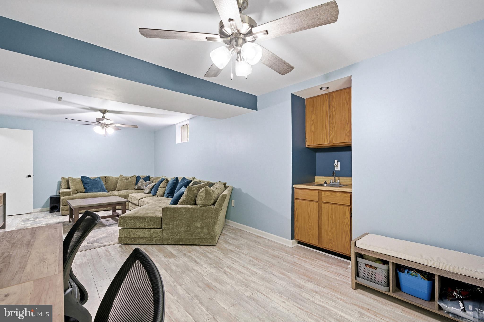 BAY COUNTRY - Residential