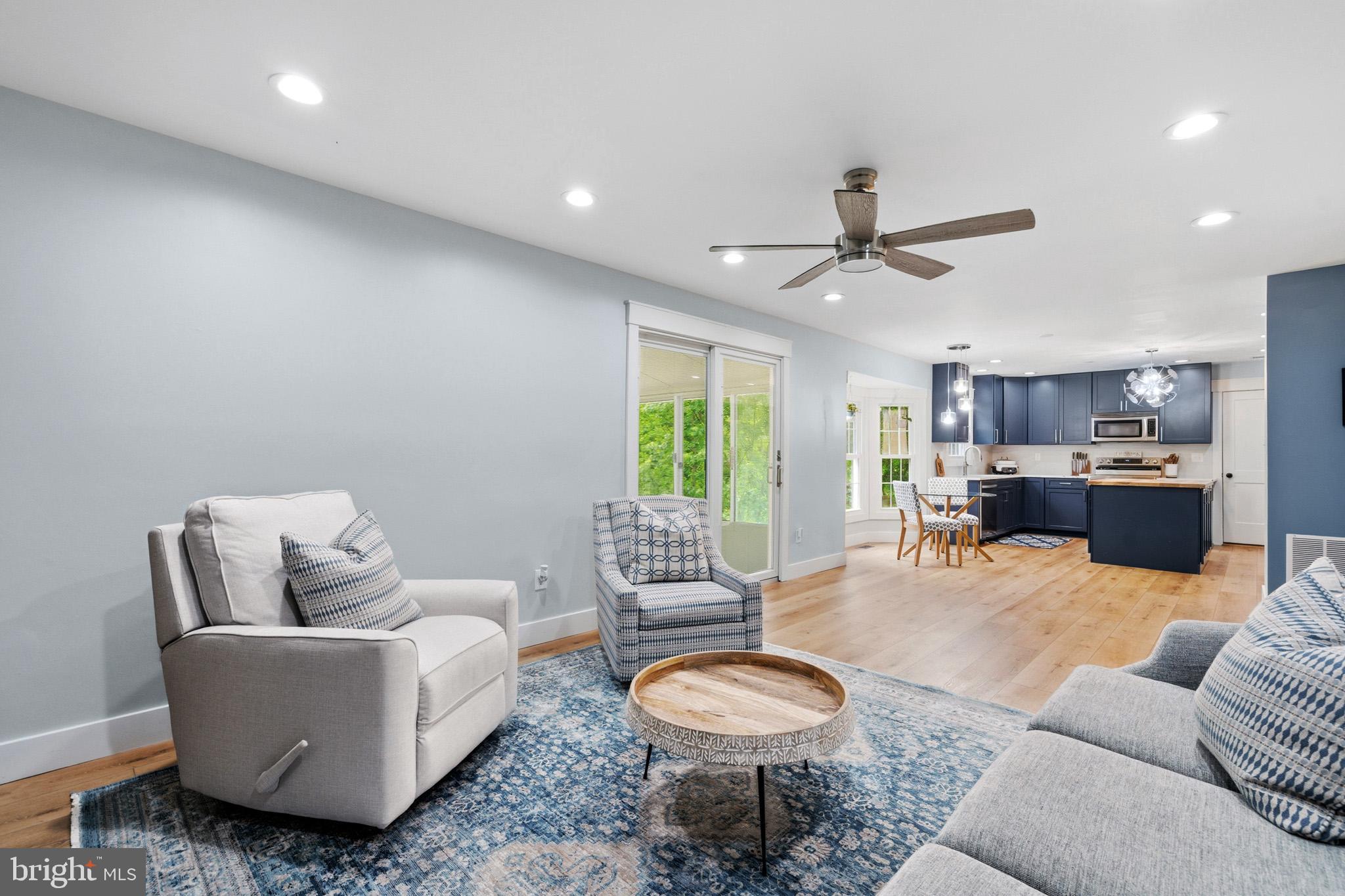 BAY COUNTRY - Residential