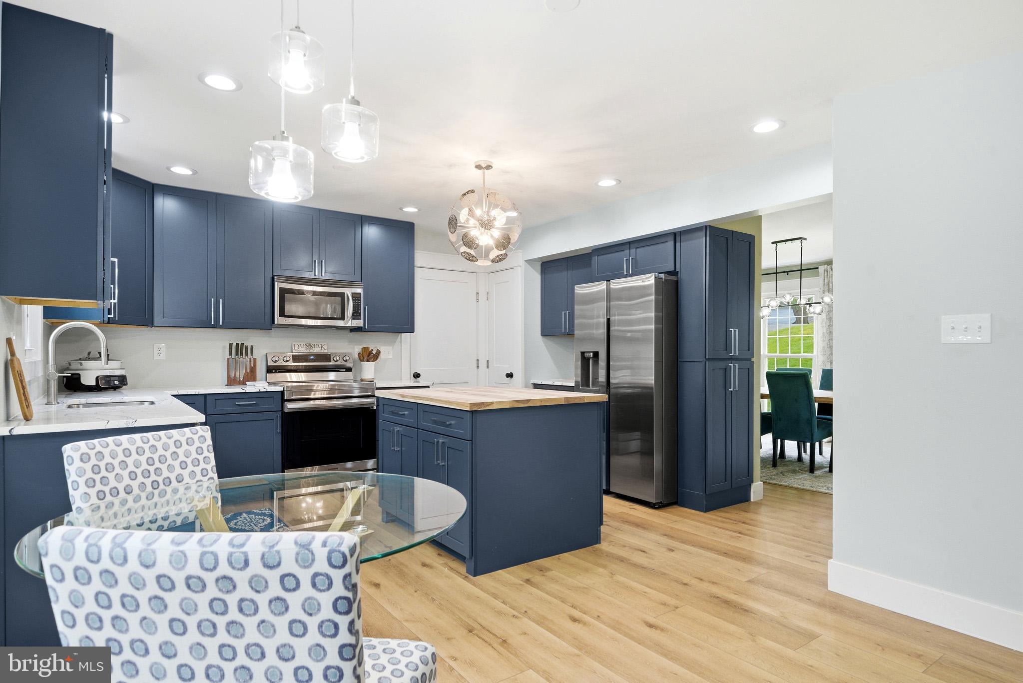 BAY COUNTRY - Residential