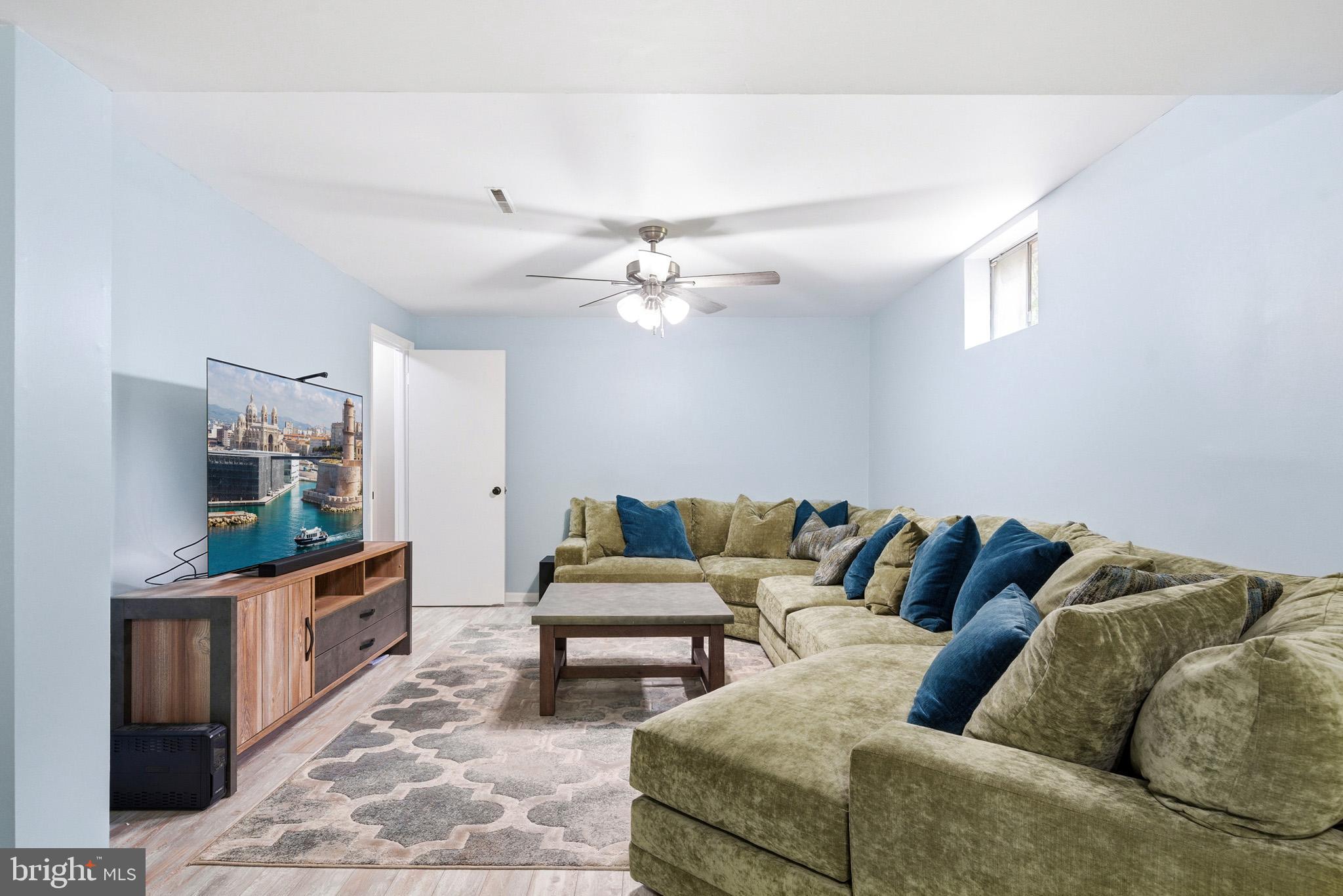 BAY COUNTRY - Residential