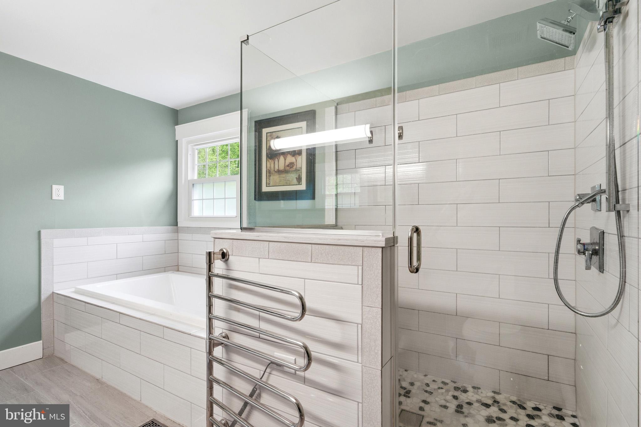 BAY COUNTRY - Residential