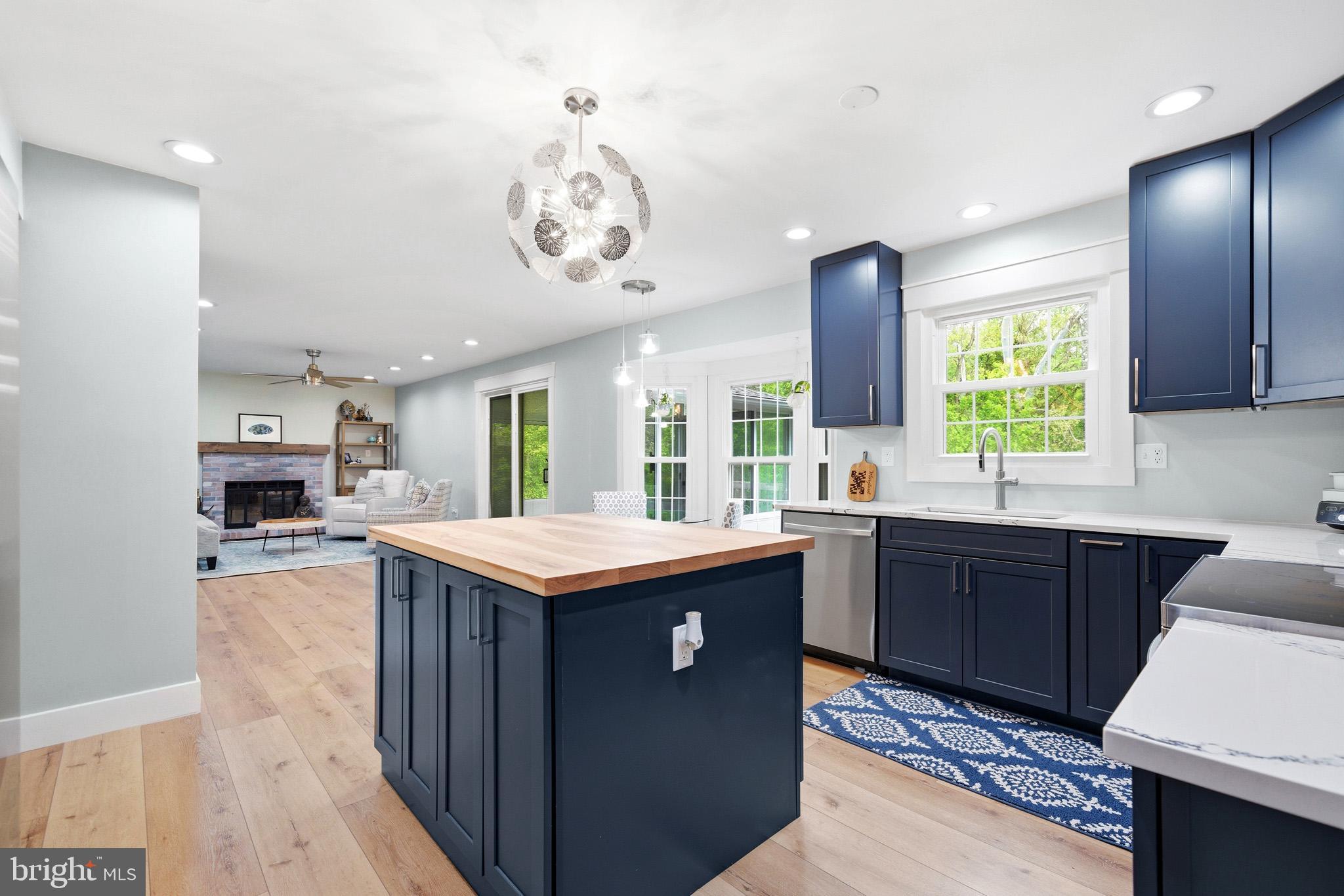 BAY COUNTRY - Residential