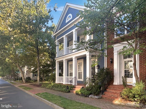 Photo of 807 Monument Avenue, WOODBRIDGE, VA 22191 (MLS # VAPW2131190)