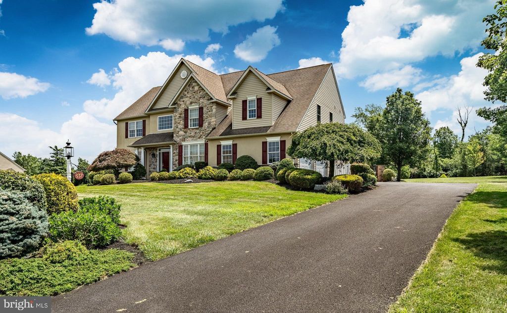 Photo of 837 Wynnefield Drive, SOUDERTON, PA 18964 (MLS # PABU2099942)
