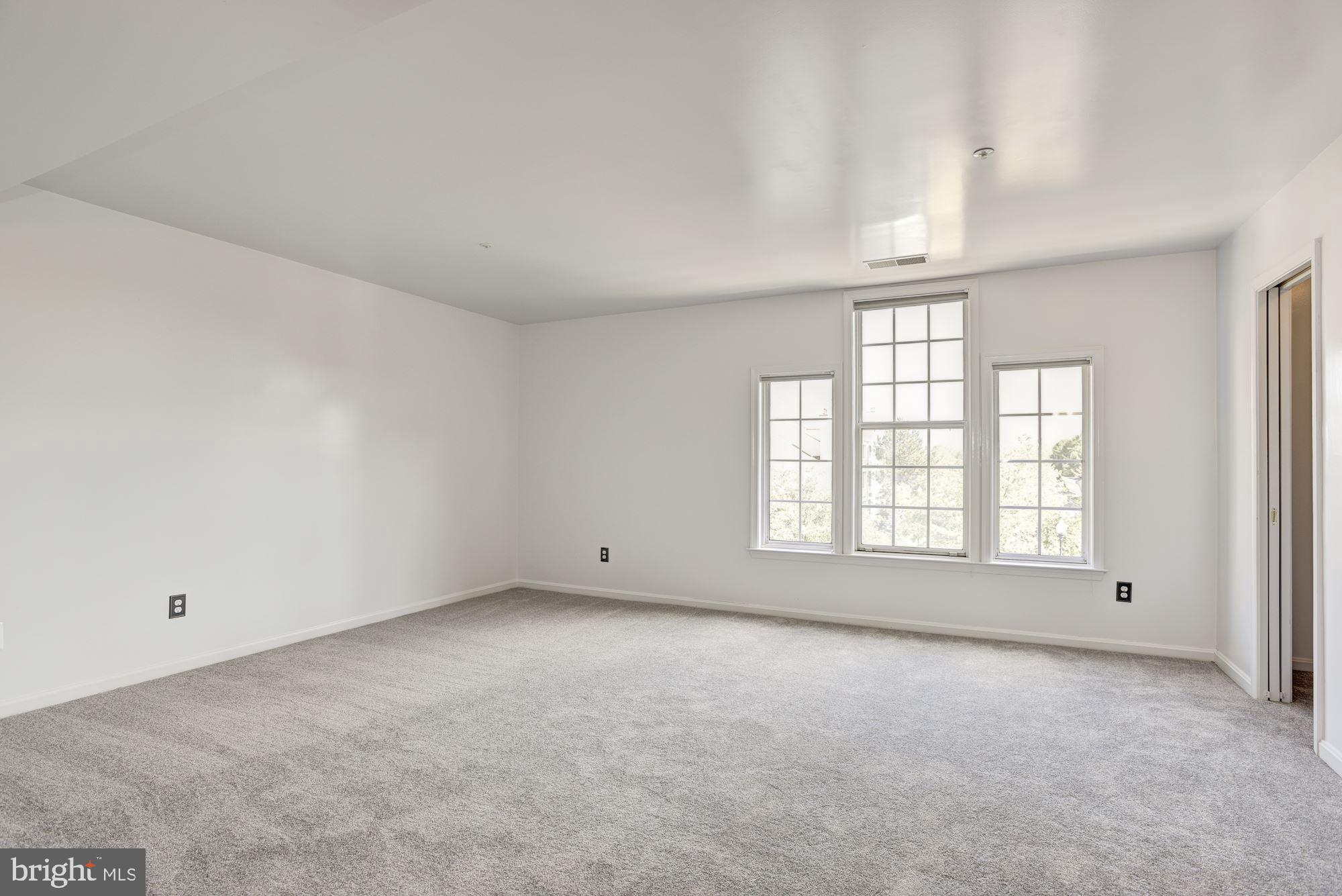 ETON SQUARE - Residential