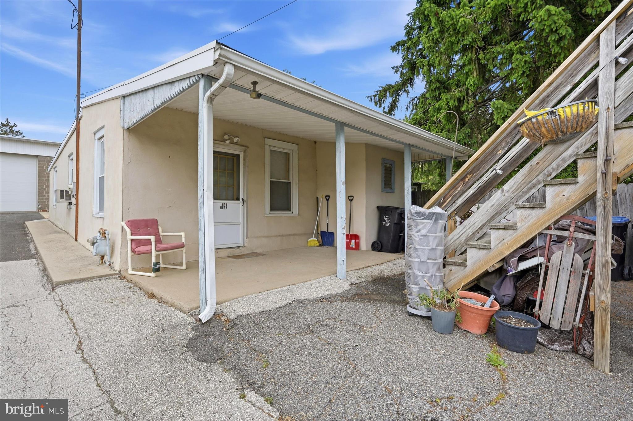 815 TREMONT AVENUE
