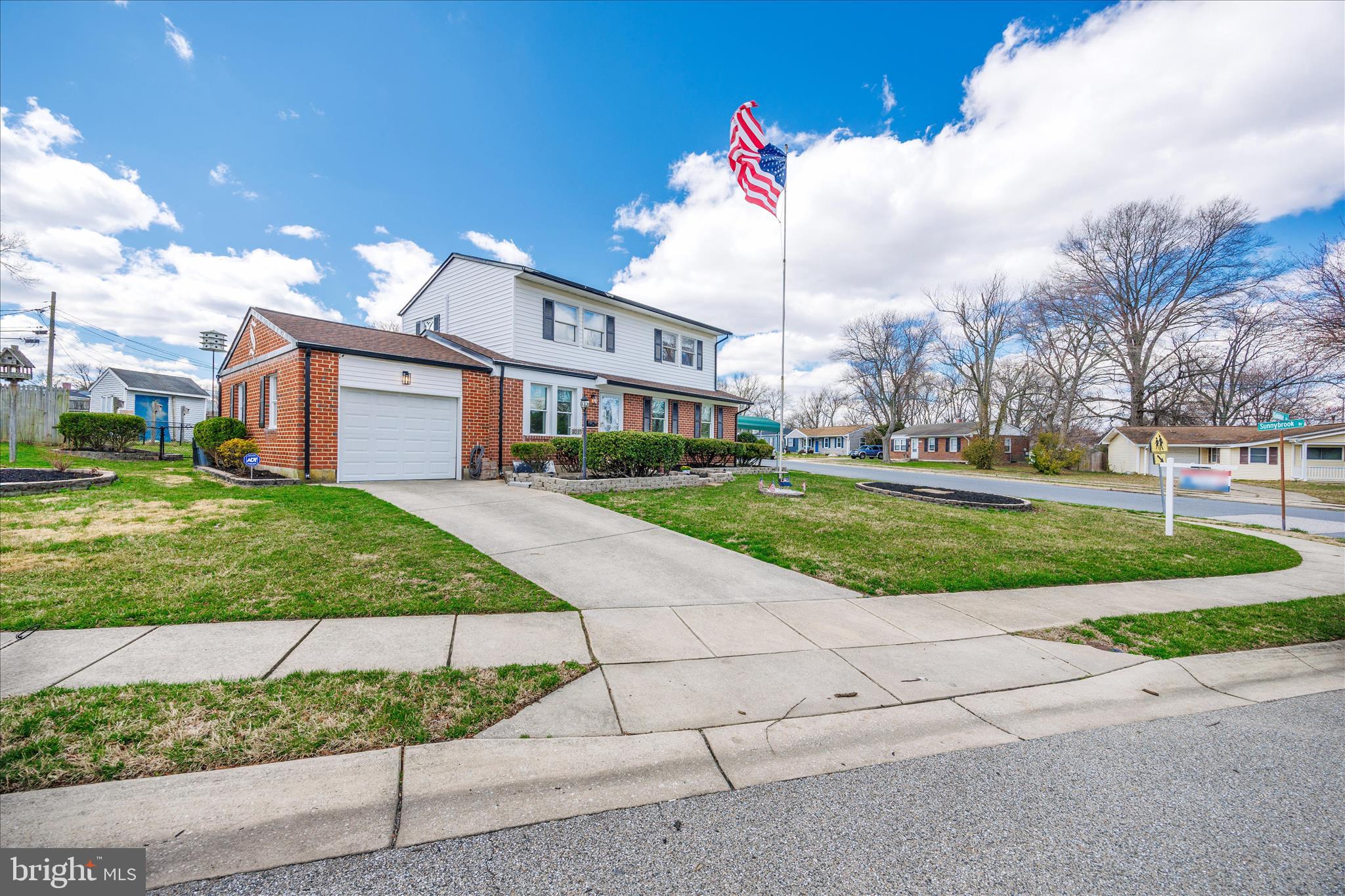 1035 SUNNY BROOK DRIVE