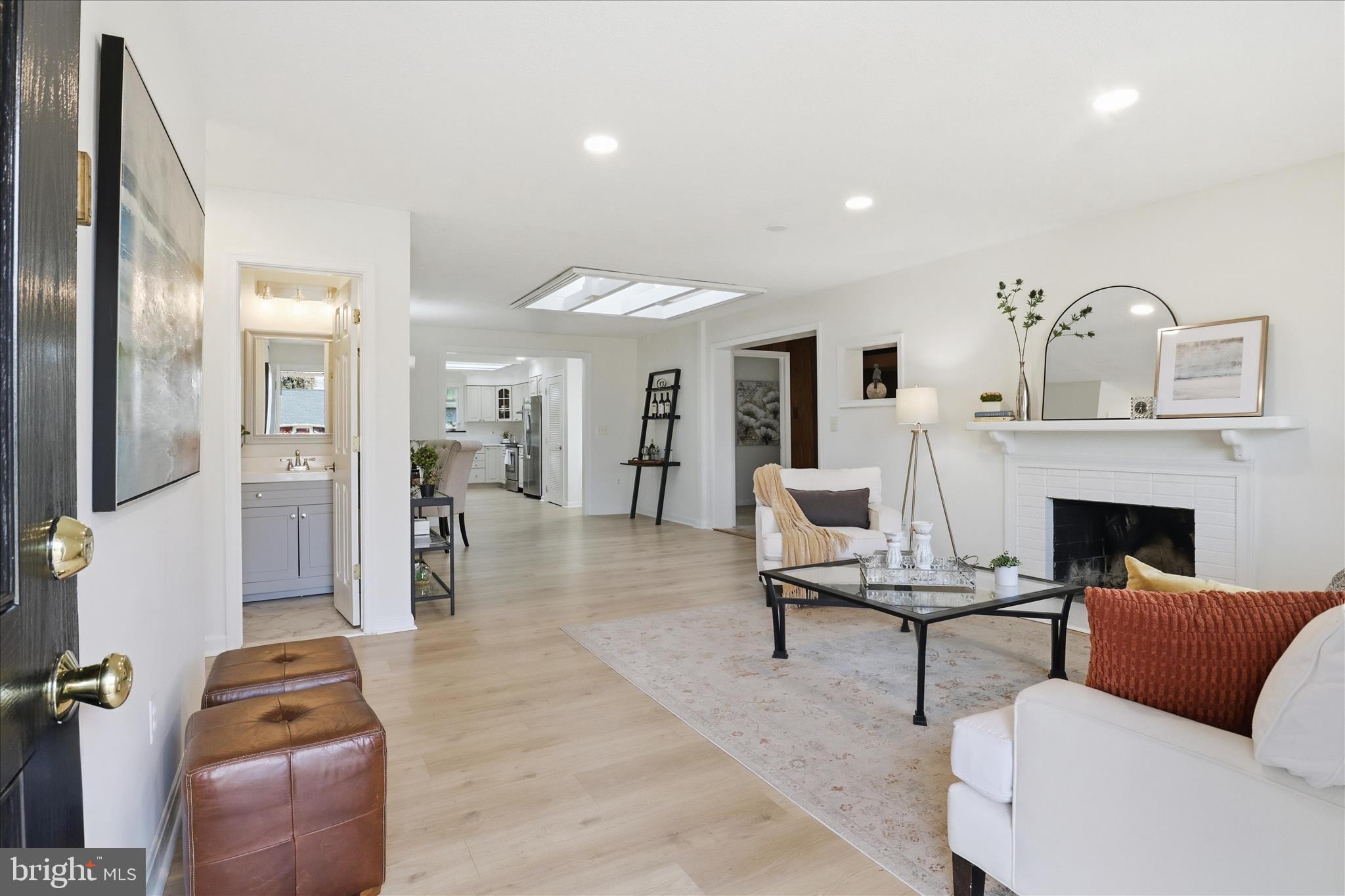 6205 EVERGLADES DRIVE