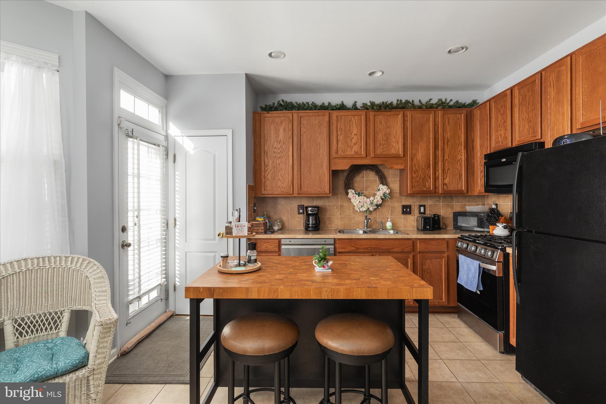 WAKELAND MANOR - Residential