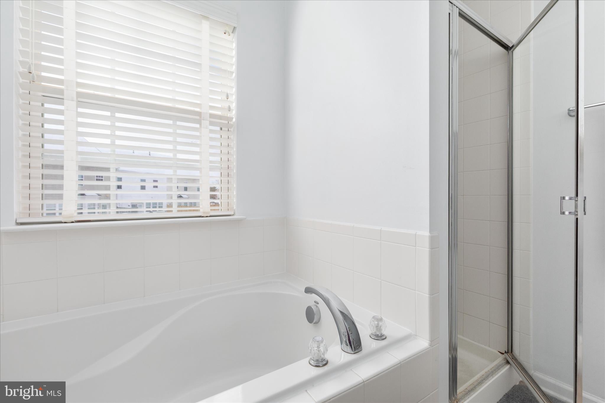 WAKELAND MANOR - Residential