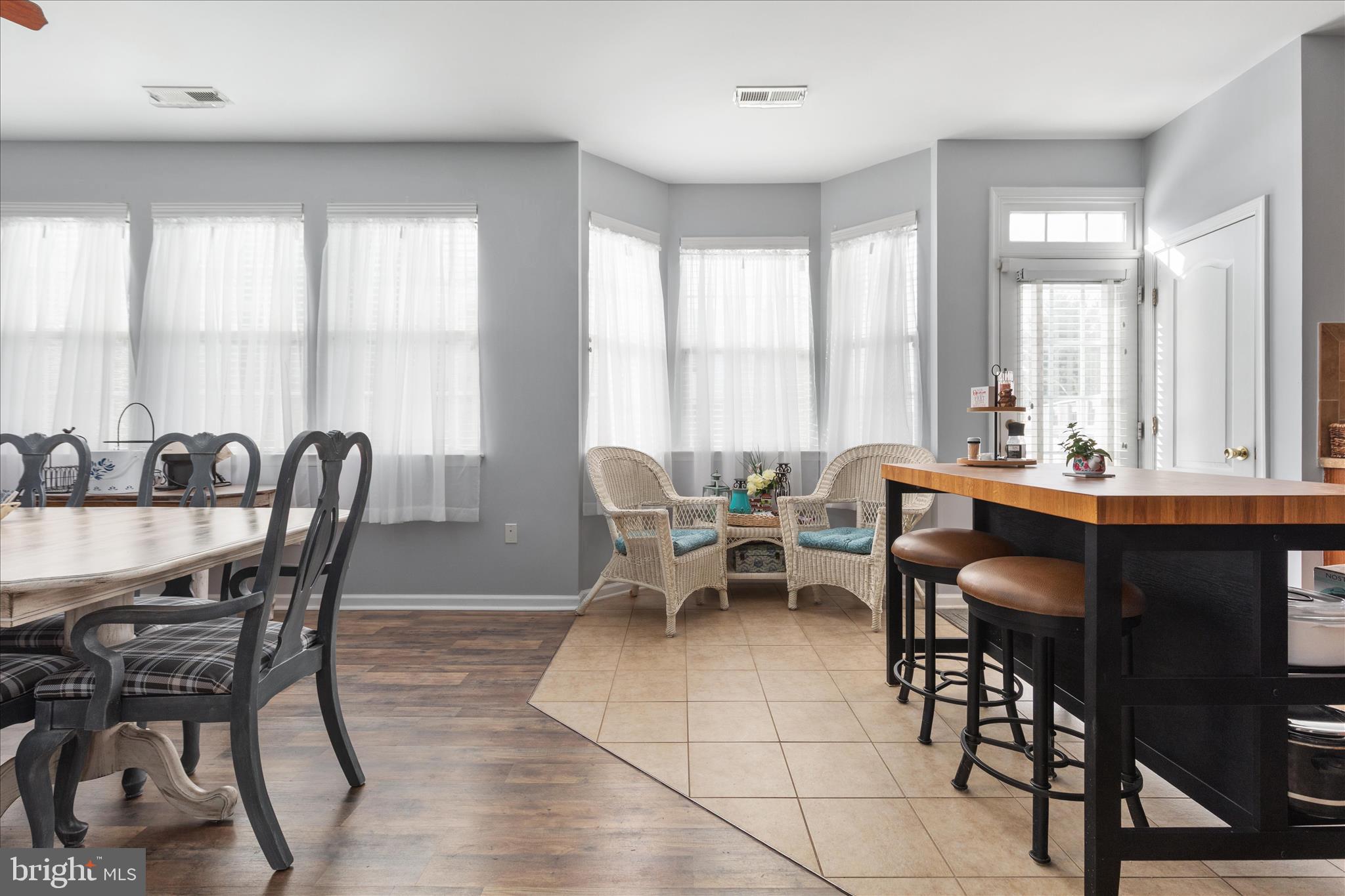 WAKELAND MANOR - Residential