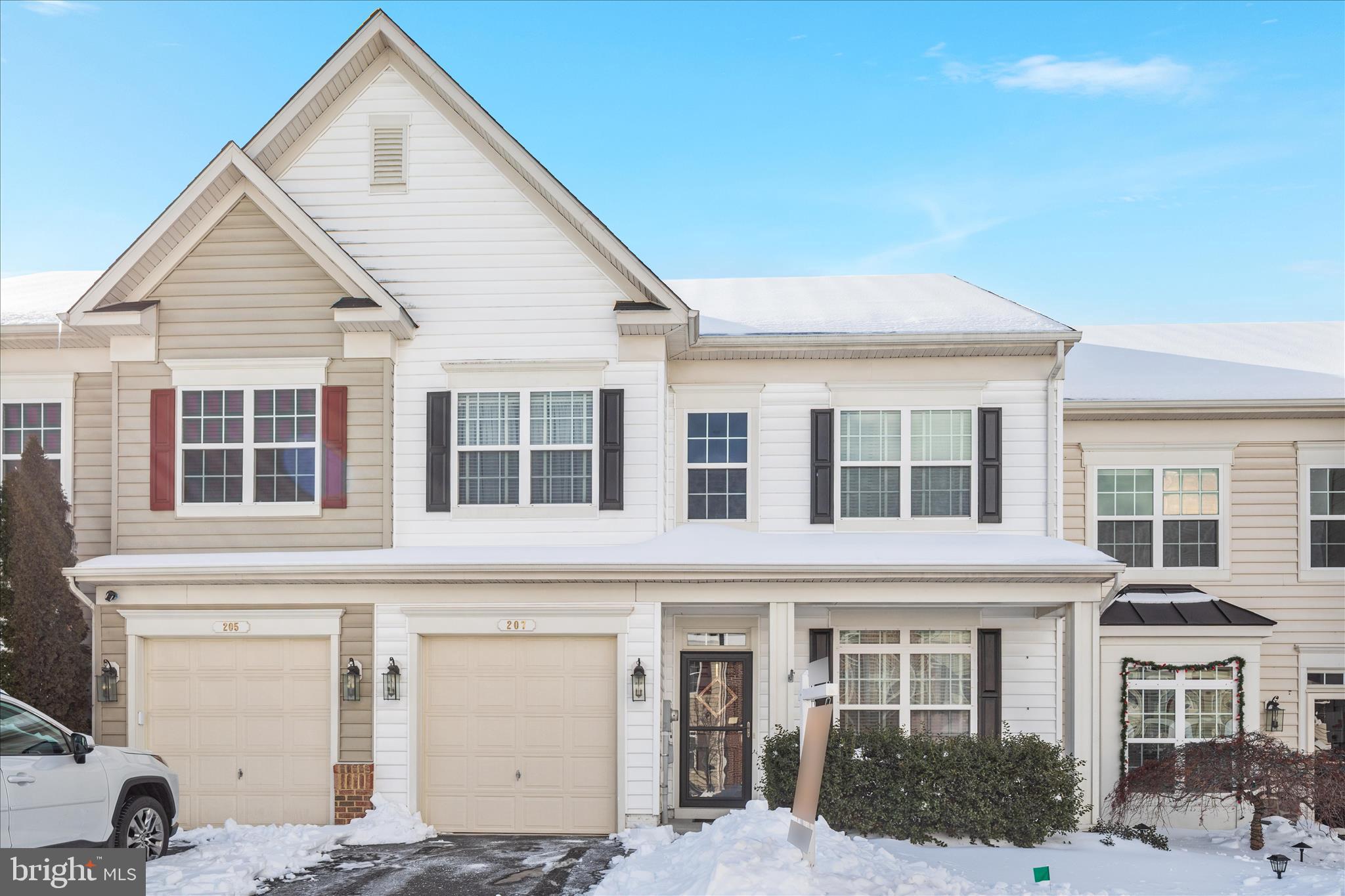 WAKELAND MANOR - Residential