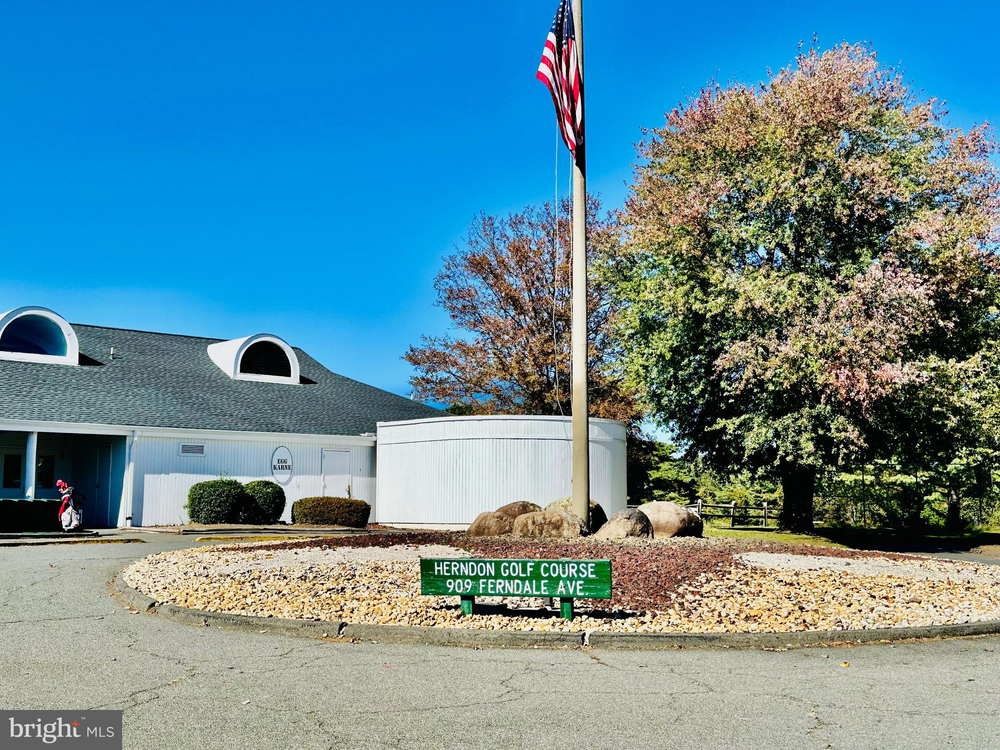 1018 KNIGHT LANE