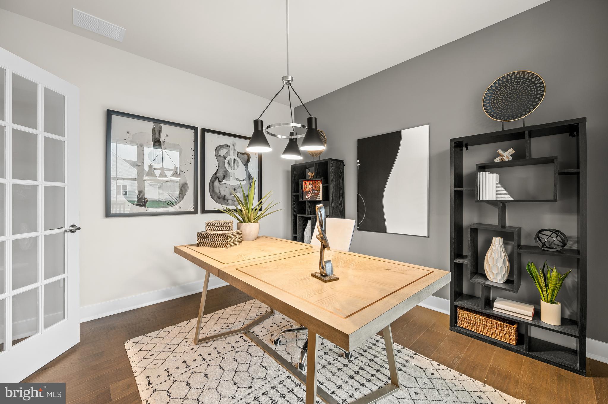 77 HEARTHINGTON HOLLOW