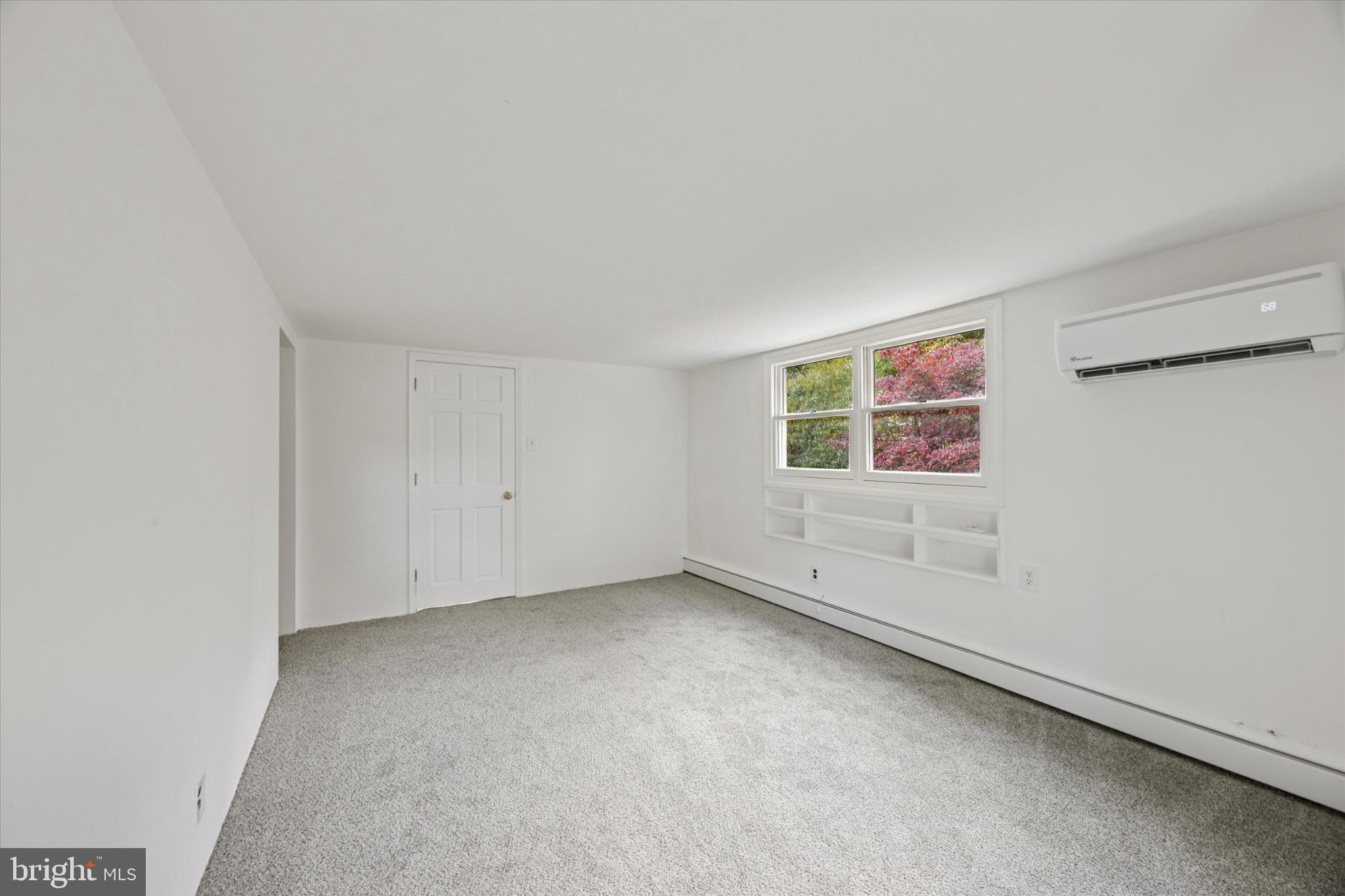 HIDDEN CREEK - Residential