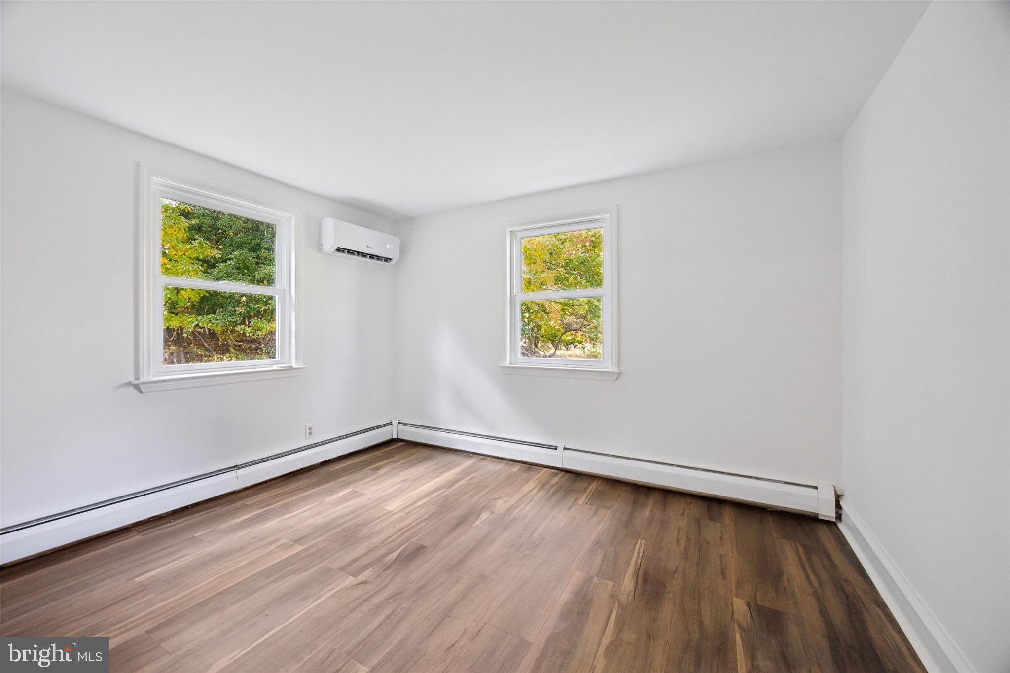 HIDDEN CREEK - Residential