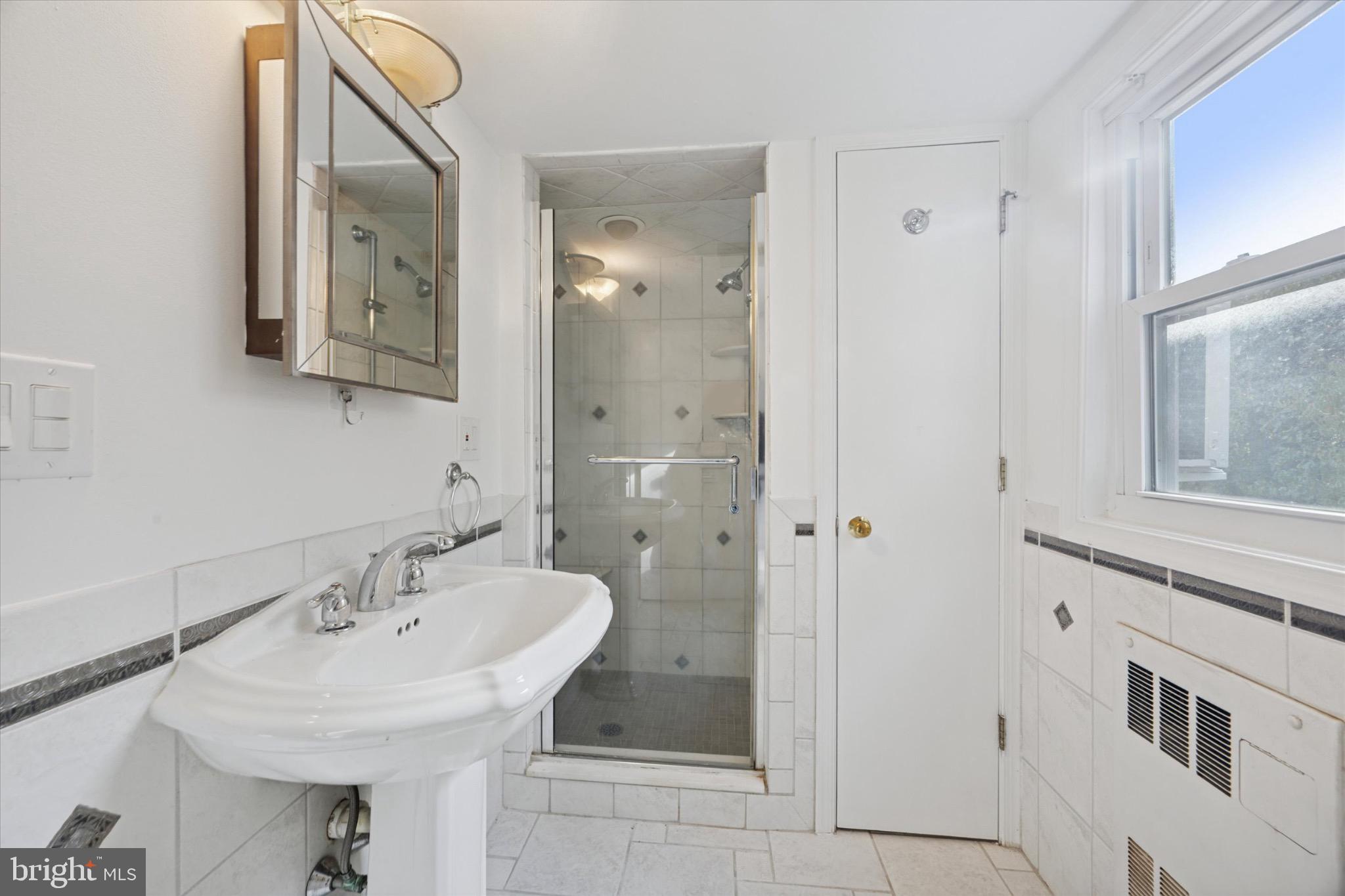 HIDDEN CREEK - Residential