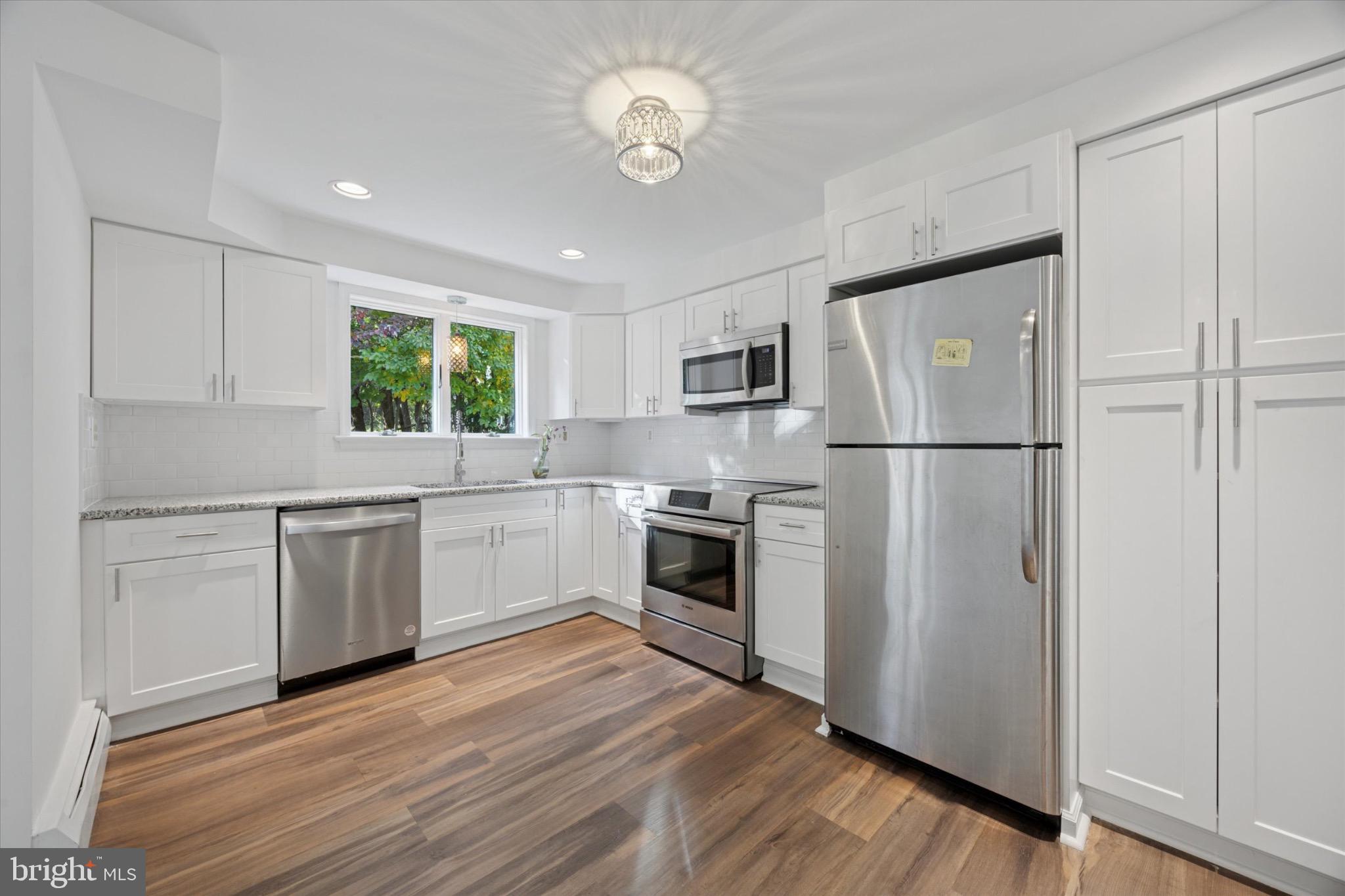 HIDDEN CREEK - Residential