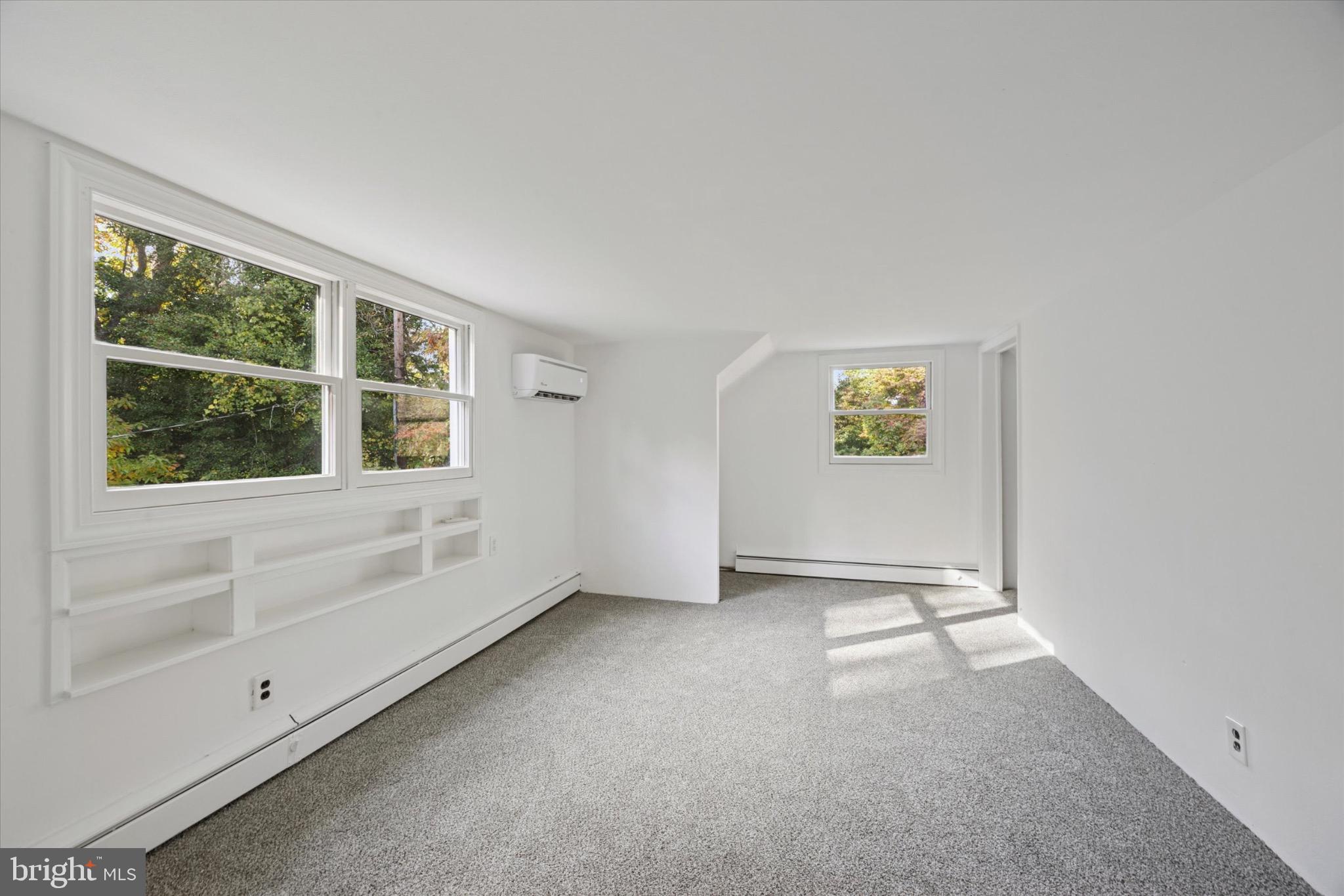 HIDDEN CREEK - Residential